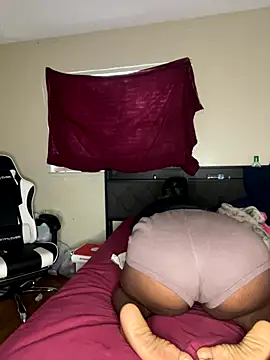 Snapshot of gamingcouple420 chatting on November 12, 2025, 10:13 pm gamingcouple420 online show from November 12, 2025, 10:13 pm