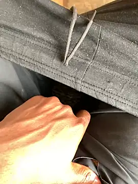 Snapshot of Black_mamba_madingo chatting on February 1, 2025, 11:10 am Black mamba madingo online show from February 1, 2025, 11:10 am