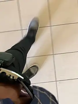 Snapshot of Black_mamba_madingo chatting on December 20, 2024, 12:05 pm Black mamba madingo online show from December 20, 2024, 12:05 pm