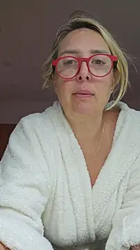 Snapshot of MariaRichi_ chatting on June 11, 2026, 6:43 am MariaRichi online show from June 11, 2026, 6:43 am