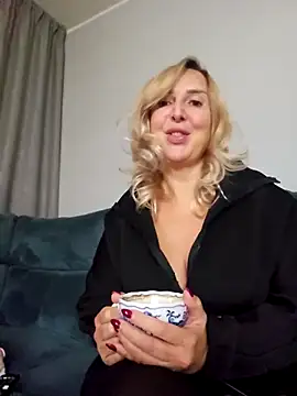 MariaRichi  online show from November 11, 2025, 8:53 am