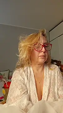 Snapshot of MariaRichi_ chatting on May 12, 2026, 7:53 pm MariaRichi online show from May 12, 2026, 7:53 pm