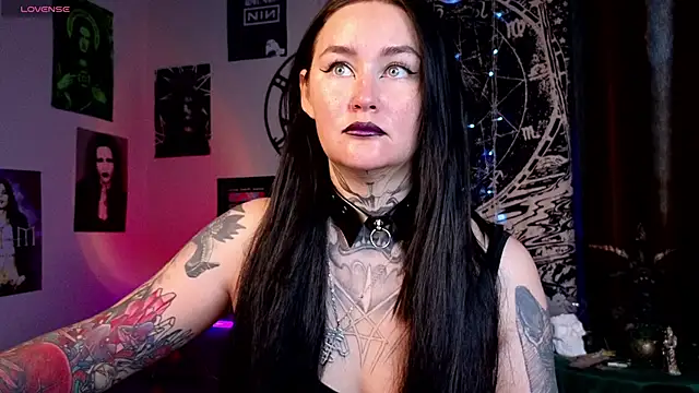 Snapshot of Emmybrightj_ chatting on May 21, 2026, 1:58 am Emmybrightj online show from May 21, 2026, 1:58 am