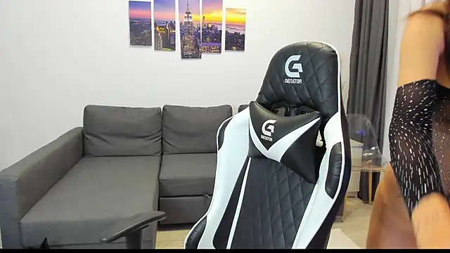 Snapshot of Kimi_Ivy chatting on October 21, 2025, 4:01 am Kimi Ivy online show from October 21, 2025, 4:01 am