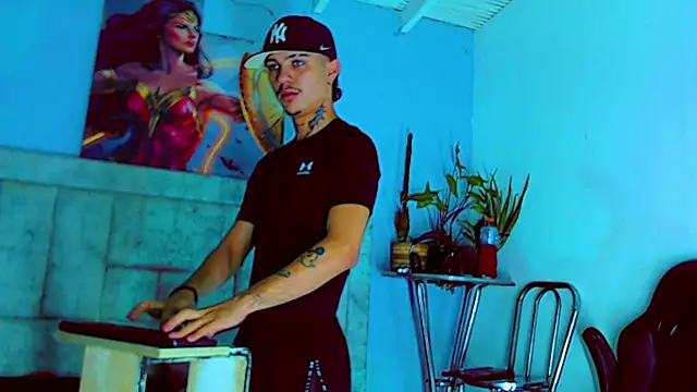 Snapshot of HannibalLester chatting on October 23, 2025, 5:06 am HannibalLester online show from October 23, 2025, 5:06 am