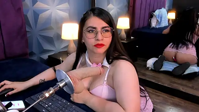 NicoleJonss online show from April 3, 2026, 3:24 am