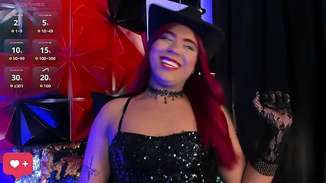 Snapshot of Emili_Roux chatting on October 9, 2025, 6:19 pm Emili Roux online show from October 9, 2025, 6:19 pm