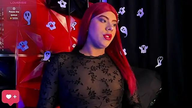 Snapshot of Emili_Roux chatting on October 19, 2025, 6:43 pm Emili Roux online show from October 19, 2025, 6:43 pm