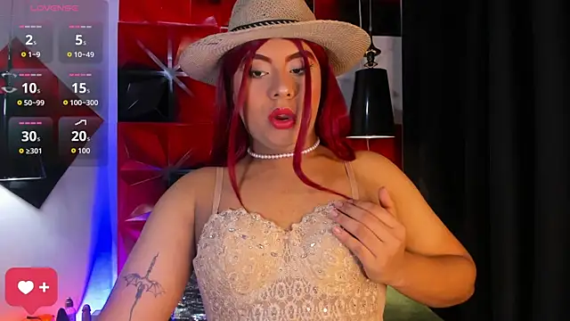 Snapshot of Emili_Roux chatting on October 13, 2025, 5:36 pm Emili Roux online show from October 13, 2025, 5:36 pm