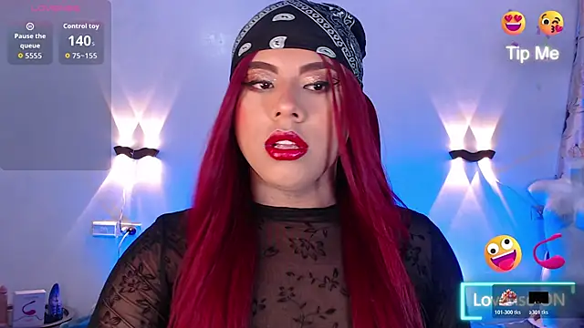 Snapshot of Emili_Roux chatting on November 21, 2025, 1:10 pm Emili Roux online show from November 21, 2025, 1:10 pm