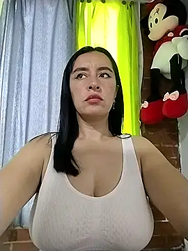 Snapshot of hailey85 chatting on April 22, 2026, 9:32 pm hailey85 online show from April 22, 2026, 9:32 pm