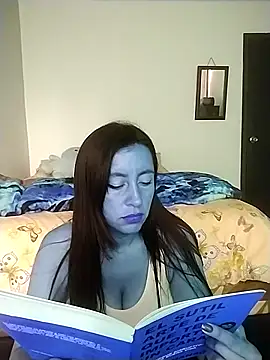 hailey85 online show from February 25, 2025, 8:00 pm