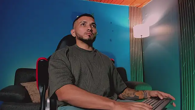 maximusclark1 online show from January 8, 2026, 3:01 am