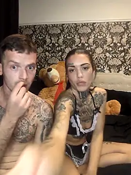 Snapshot of MrRaveMissBehave93 chatting on March 22, 2025, 1:11 am MrRaveMissBehave93 online show from March 22, 2025, 1:11 am