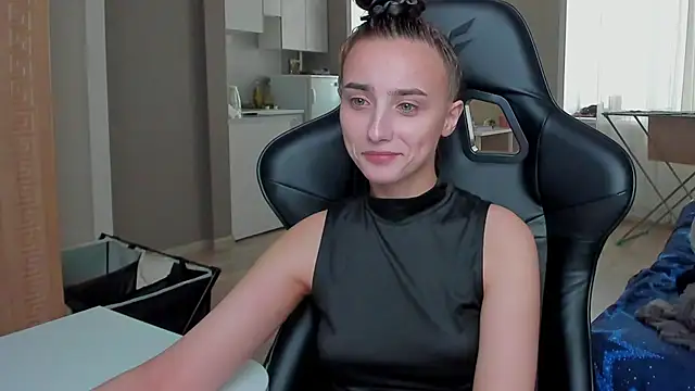 SilverDream online show from October 19, 2025, 11:35 am