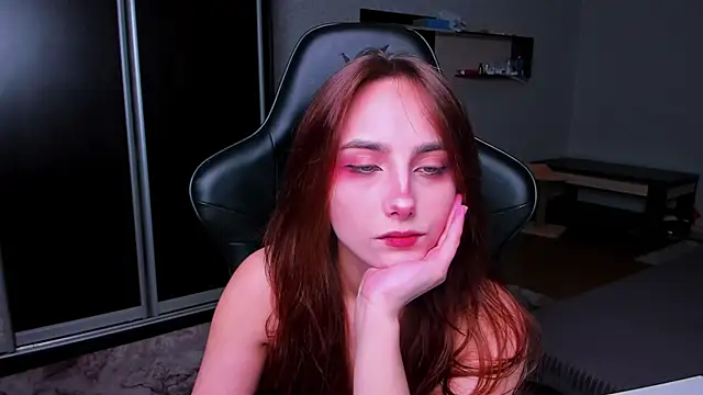 Snapshot of SilverDream chatting on April 25, 2026, 2:14 am SilverDream online show from April 25, 2026, 2:14 am