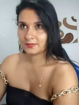 Snapshot of elena_jonees chatting on November 10, 2025, 7:30 pm elena jonees online show from November 10, 2025, 7:30 pm