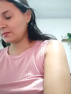 Snapshot of elena_jonees chatting on October 8, 2025, 8:09 pm elena jonees online show from October 8, 2025, 8:09 pm