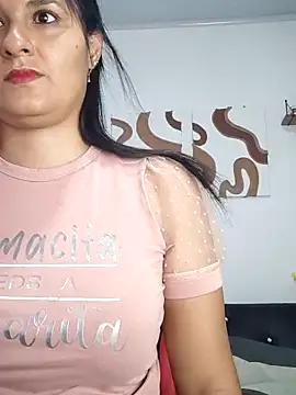 Snapshot of elena_jonees chatting on November 14, 2025, 7:50 pm elena jonees online show from November 14, 2025, 7:50 pm