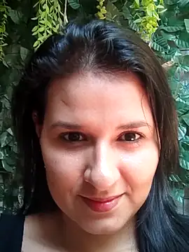 Snapshot of elena_jonees chatting on November 8, 2025, 4:10 pm elena jonees online show from November 8, 2025, 4:10 pm