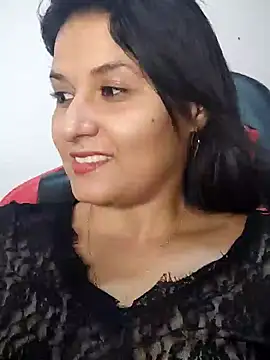 Snapshot of elena_jonees chatting on December 15, 2025, 8:25 pm elena jonees online show from December 15, 2025, 8:25 pm