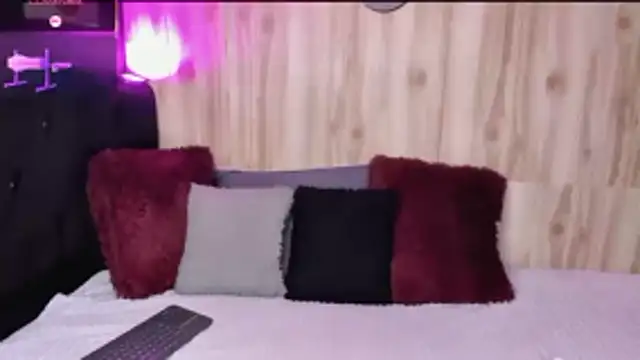 Snapshot of yoishat77 chatting on November 6, 2025, 5:33 am yoishat77 online show from November 6, 2025, 5:33 am