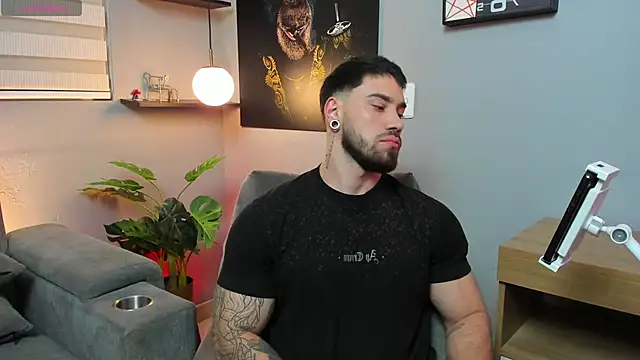 Snapshot of Giorgio-Leone chatting on June 5, 2026, 12:04 am Giorgio-Leone online show from June 5, 2026, 12:04 am