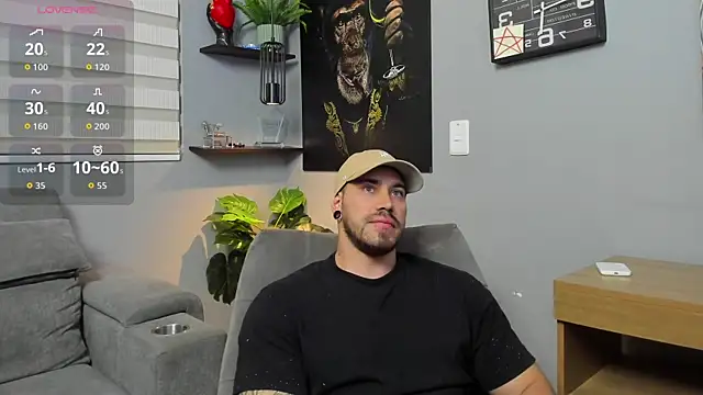 Snapshot of Giorgio-Leone chatting on October 17, 2025, 11:39 pm Giorgio-Leone online show from October 17, 2025, 11:39 pm