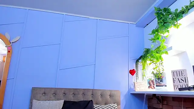 nathalie rossel online show from October 27, 2025, 7:04 pm