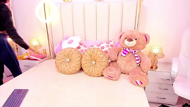 Snapshot of evangelin_ts chatting on November 10, 2025, 1:49 pm evangelin ts online show from November 10, 2025, 1:49 pm