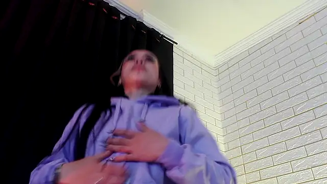 Snapshot of NYX1126 chatting on October 10, 2025, 1:34 pm NYX1126 online show from October 10, 2025, 1:34 pm