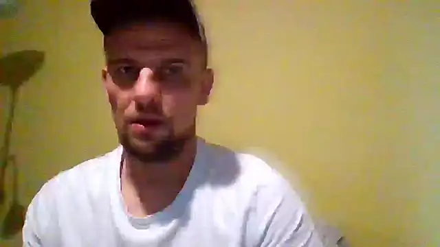Snapshot of Regularfucker28 chatting on May 23, 2026, 4:55 am Regularfucker28 online show from May 23, 2026, 4:55 am
