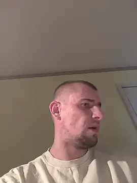 Snapshot of Regularfucker28 chatting on March 17, 2026, 5:10 am Regularfucker28 online show from March 17, 2026, 5:10 am