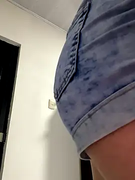 Snapshot of Naiara_Sex_ chatting on October 17, 2025, 10:11 pm Naiara Sex online show from October 17, 2025, 10:11 pm