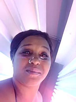 annybarros21 online show from May 5, 2026, 4:54 pm