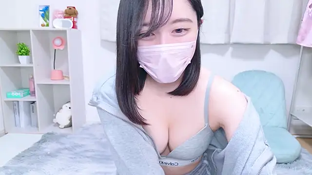 Yurie  online show from February 1, 2025, 2:13 pm