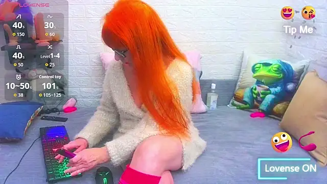 RedHousewife online show from December 23, 2025, 6:56 am