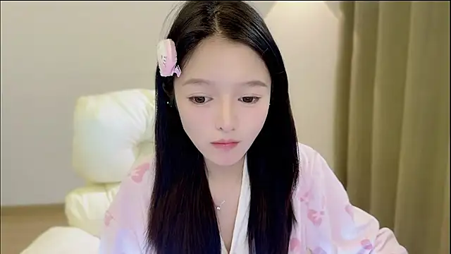 xiaodaibabyy online show from November 1, 2025, 7:35 am