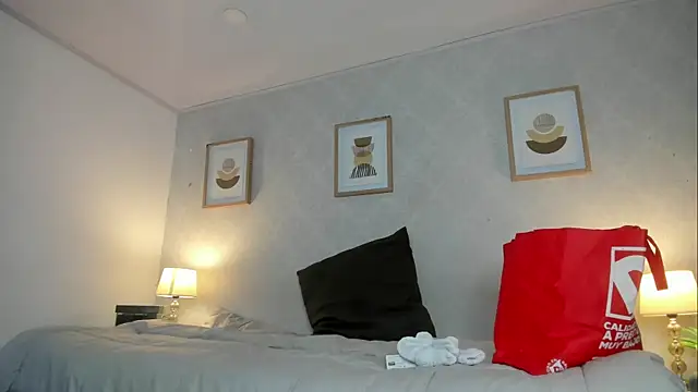 Snapshot of Caroline_dh chatting on July 24, 2026, 11:28 am Caroline dh online show from July 24, 2026, 11:28 am
