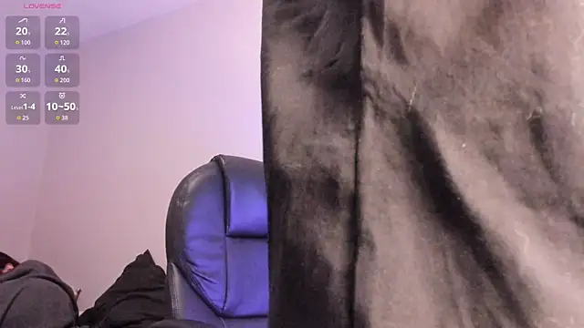 Carlasxdreams online show from April 25, 2026, 12:24 am