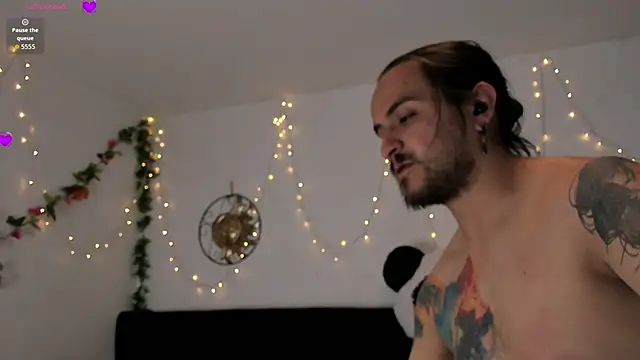 Carlasxdreams online show from October 9, 2025, 3:40 am