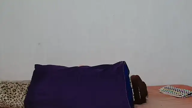 Snapshot of Feathergal69_ chatting on May 3, 2026, 8:01 pm Feathergal69 online show from May 3, 2026, 8:01 pm