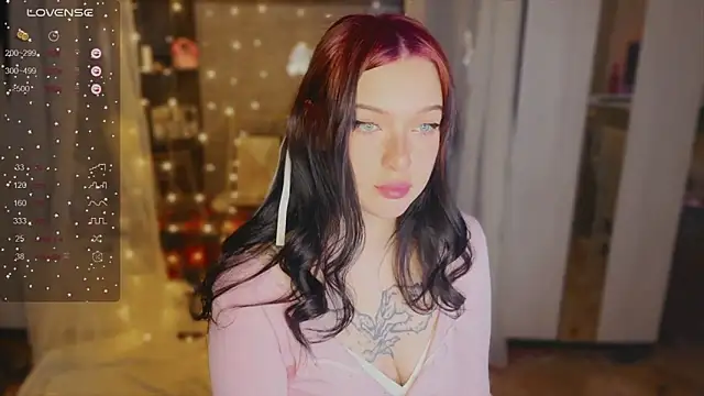 Snapshot of EmmaKittyCat chatting on February 22, 2026, 9:16 pm EmmaKittyCat online show from February 22, 2026, 9:16 pm