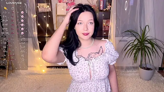 Snapshot of EmmaKittyCat chatting on November 30, 2025, 7:47 pm EmmaKittyCat online show from November 30, 2025, 7:47 pm