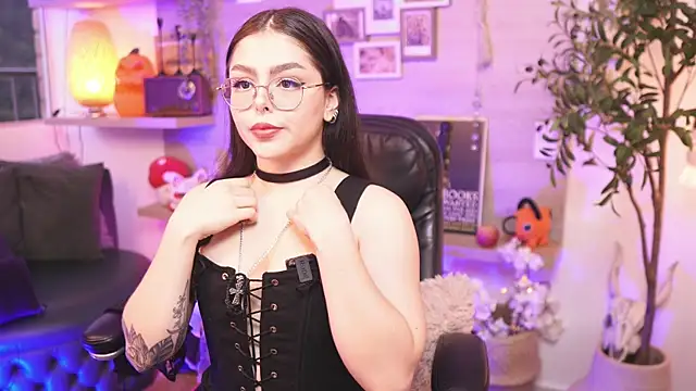 Snapshot of Dear_Morgan chatting on October 28, 2025, 10:31 pm Dear Morgan online show from October 28, 2025, 10:31 pm