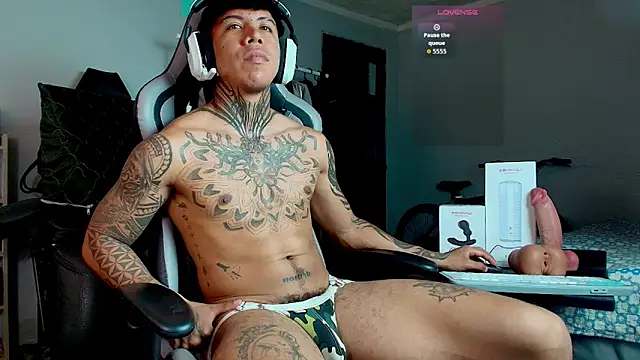 Nickhot0609 online show from October 8, 2025, 7:25 pm