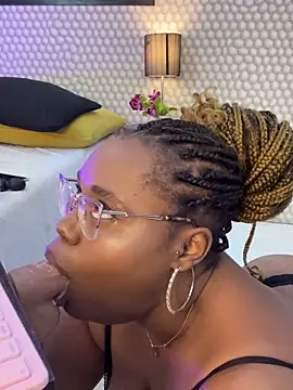 Snapshot of Makena_gh chatting on March 23, 2025, 7:31 am Makena gh online show from March 23, 2025, 7:31 am