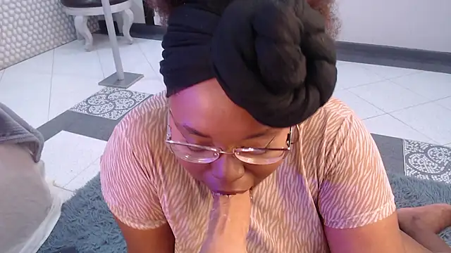 Snapshot of Makena_gh chatting on February 25, 2025, 6:58 am Makena gh online show from February 25, 2025, 6:58 am