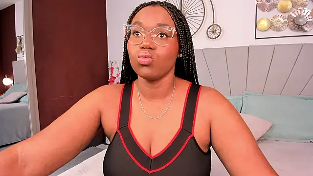 Snapshot of Makena_gh chatting on March 24, 2026, 4:12 am Makena gh online show from March 24, 2026, 4:12 am