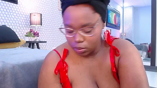 Snapshot of Makena_gh chatting on February 9, 2025, 3:22 am Makena gh online show from February 9, 2025, 3:22 am